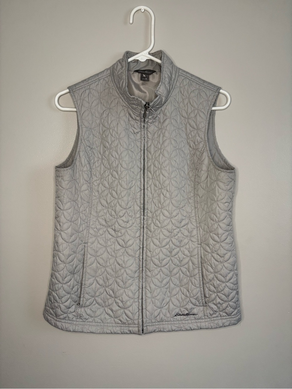 Women’s Eddie Bauer Pale Gray Quilted Zip Vest